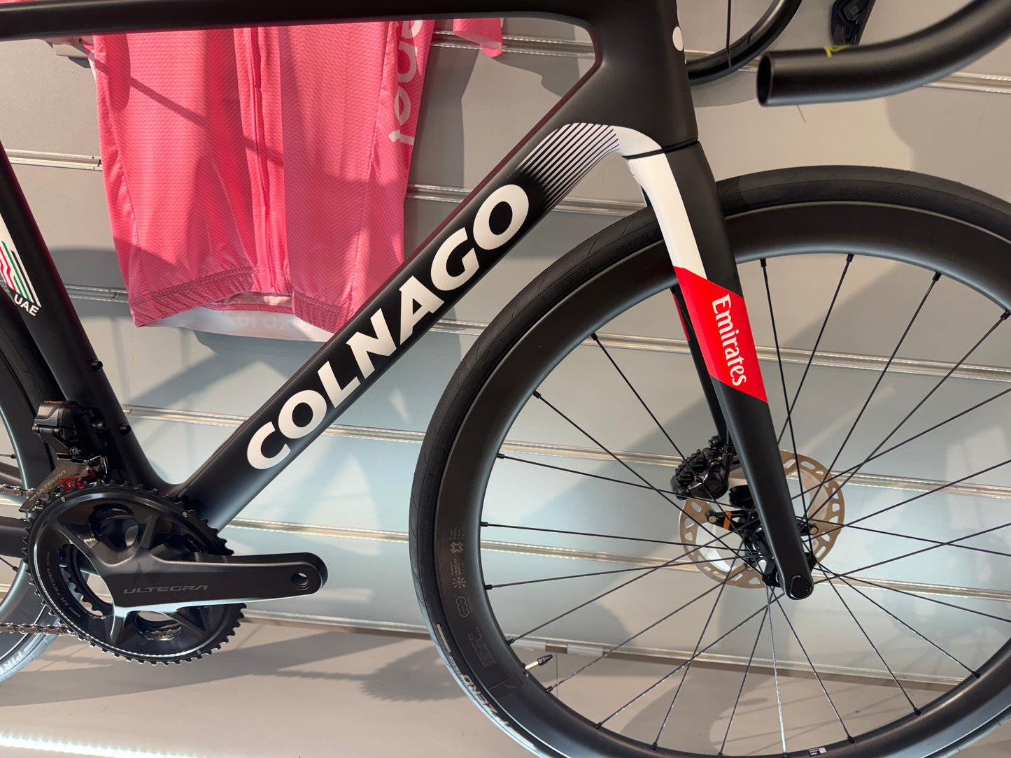 Colnago V4RS sdm4 阿聯酋隊顏色