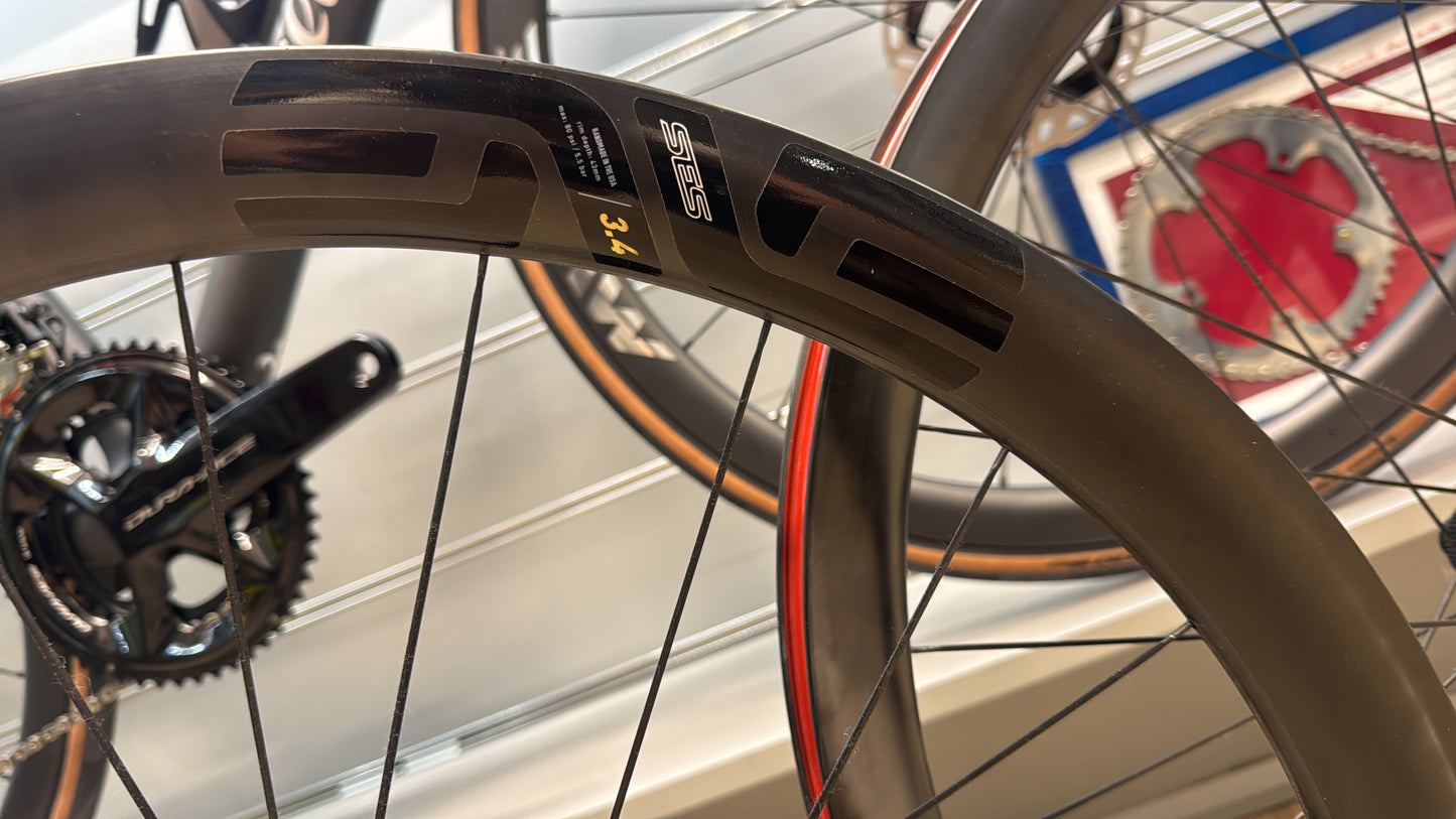 RUOTE ENVE SES 3.4 NUOVE
CORPETTO SHIMANO 12