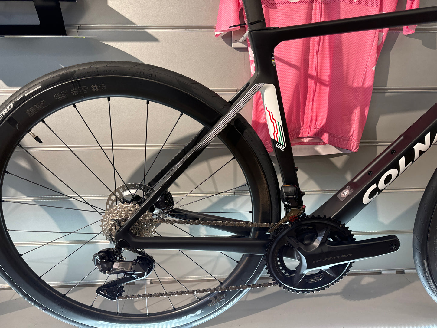 Colnago V4RS sdm4 阿聯酋隊顏色