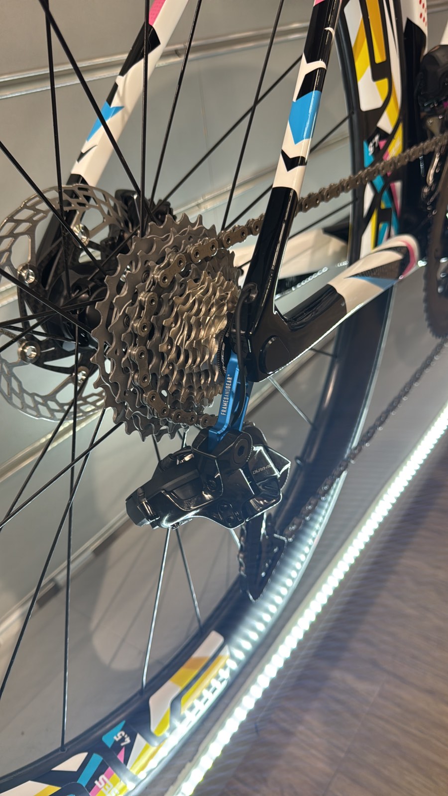 Colnago v4rs World Chempionship edition
