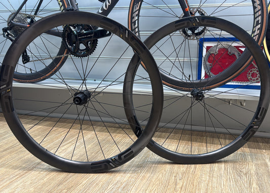 RUOTE ENVE SES 3.4 NUOVE
CORPETTO SHIMANO 12
