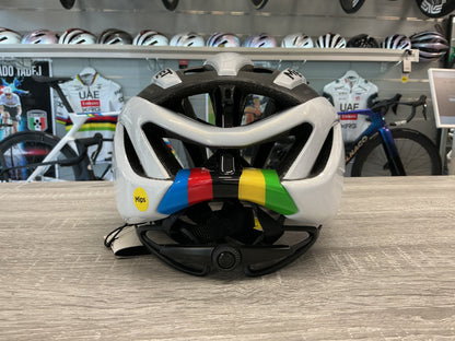 CASCO MET TRENTA 3K CARBON RAINBOW EDITION