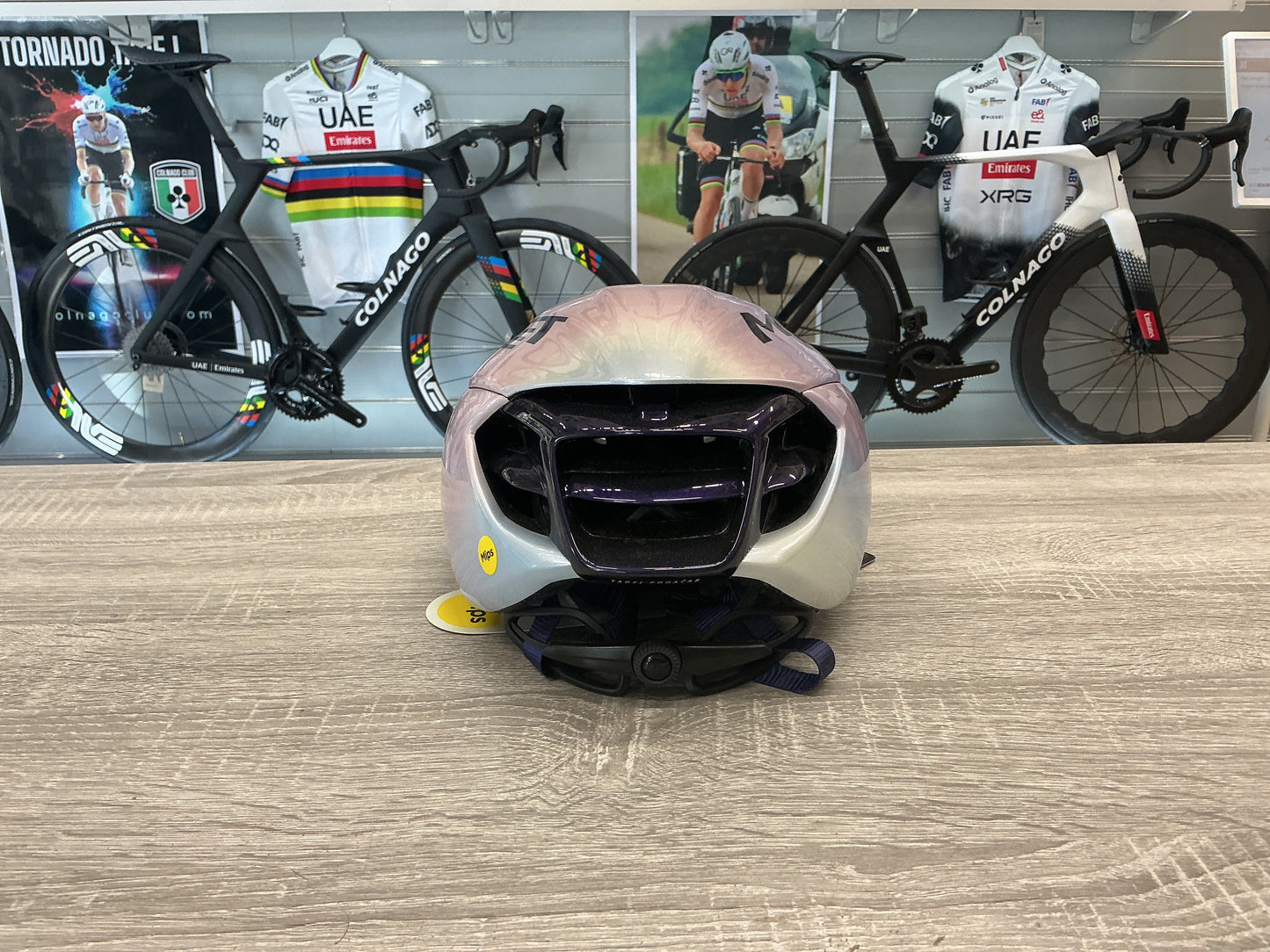 CASCO MET MANTA TADEJ POGAČAR